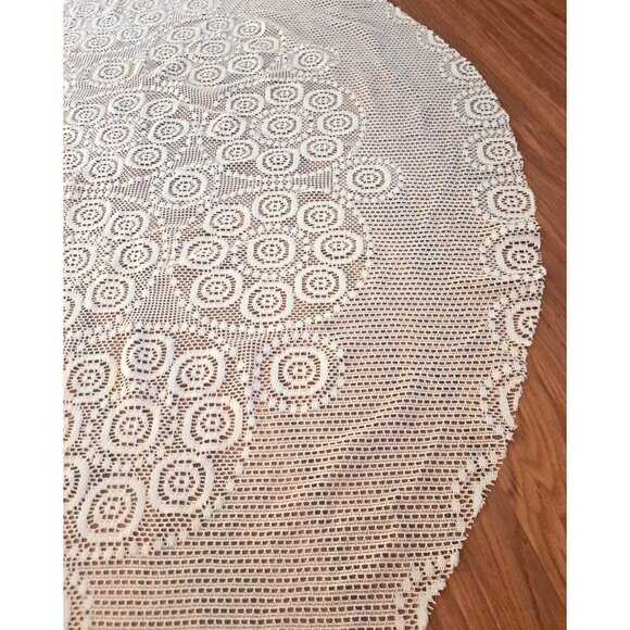 White Lace Tablecloth Round Circles Rosettes Wedding Boho Event Cottage 65" - Picture 4 of 4